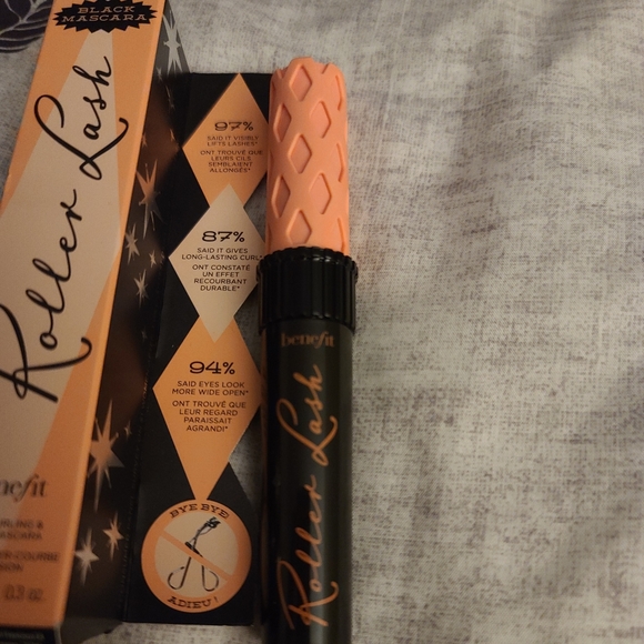 Benefit Mascara - Picture 3 of 16